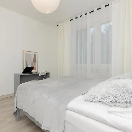 Kopcinskiego Bright & Spacious Ursynow By Renters Apartment Warsaw