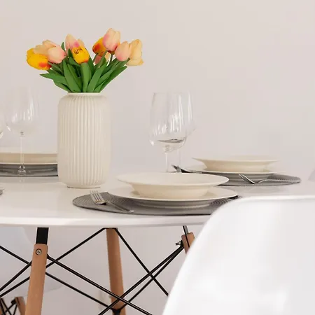 Kopcinskiego Bright & Spacious Ursynow By Renters *