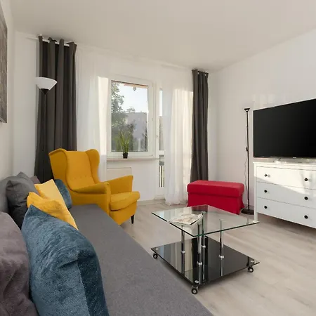 Apartment Kopcinskiego Bright & Spacious Ursynow By Renters Warsaw