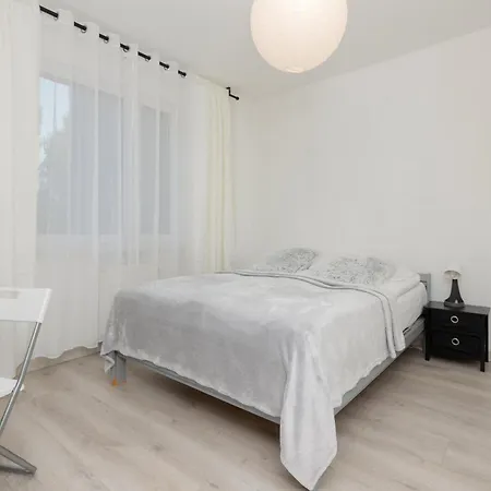 Kopcinskiego Bright & Spacious Ursynow By Renters *