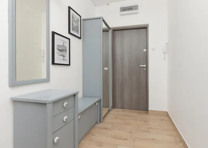 Kopcinskiego Bright & Spacious Ursynow By Renters ワルシャワ