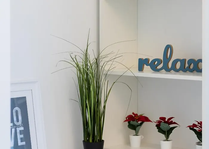 Kopcinskiego Bright & Spacious Ursynow By Renters