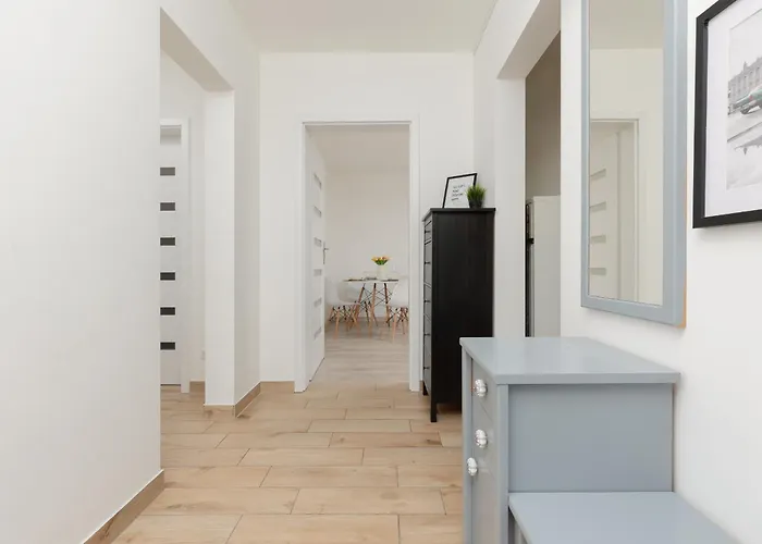 アパート Kopcinskiego Bright & Spacious Ursynow By Renters ワルシャワ