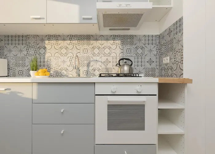 Kopcinskiego Bright & Spacious Ursynow By Renters