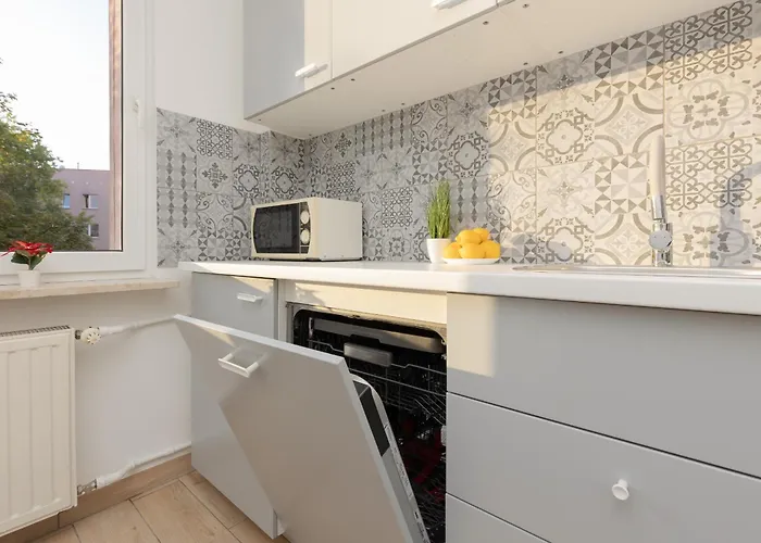 Kopcinskiego Bright & Spacious Ursynow By Renters