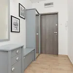 Kopcinskiego Bright & Spacious Ursynow By Renters وارسو