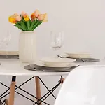 Kopcinskiego Bright & Spacious Ursynow By Renters *