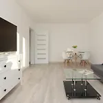 Kopcinskiego Bright & Spacious Ursynow By Renters وارسو