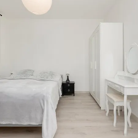 Kopcinskiego Bright & Spacious Ursynow By Renters Daire